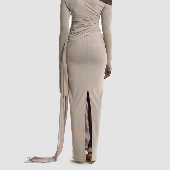 BBX BRAND Off-Shoulder Dress - Picture 6 of 9